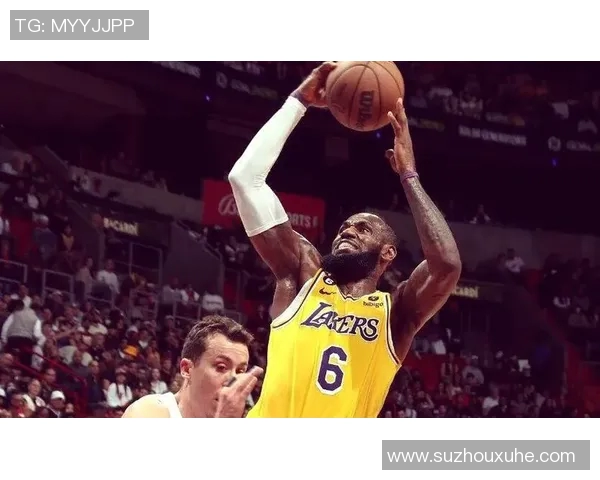 湖人主场不敌爵士，詹姆斯末节表现猛烈但仍未能逆转败局